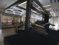 AERODYNAMIC KIT FOR HURACAN EVOの展示会ブース